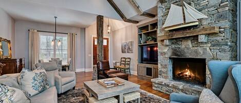 Téléviseur connecté, foyer, livres