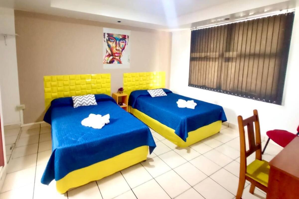 Business-Doppelzimmer, Mehrere Betten, Blick auf den Innenhof | Bettwäsche aus ägyptischer Baumwolle, hochwertige Bettwaren