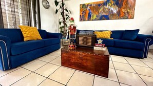 Business Double Room, Multiple Beds, Courtyard View | Living area - 7Hotel El Salvador (San Salvador)