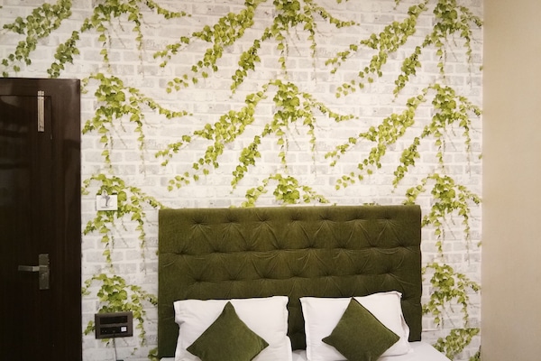 Superior-Doppelzimmer, 1 Doppelbett, Balkon | 1 Schlafzimmer, Bettwäsche aus ägyptischer Baumwolle