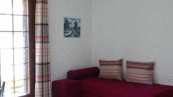 Fernseher, Bücher, Stereoanlage