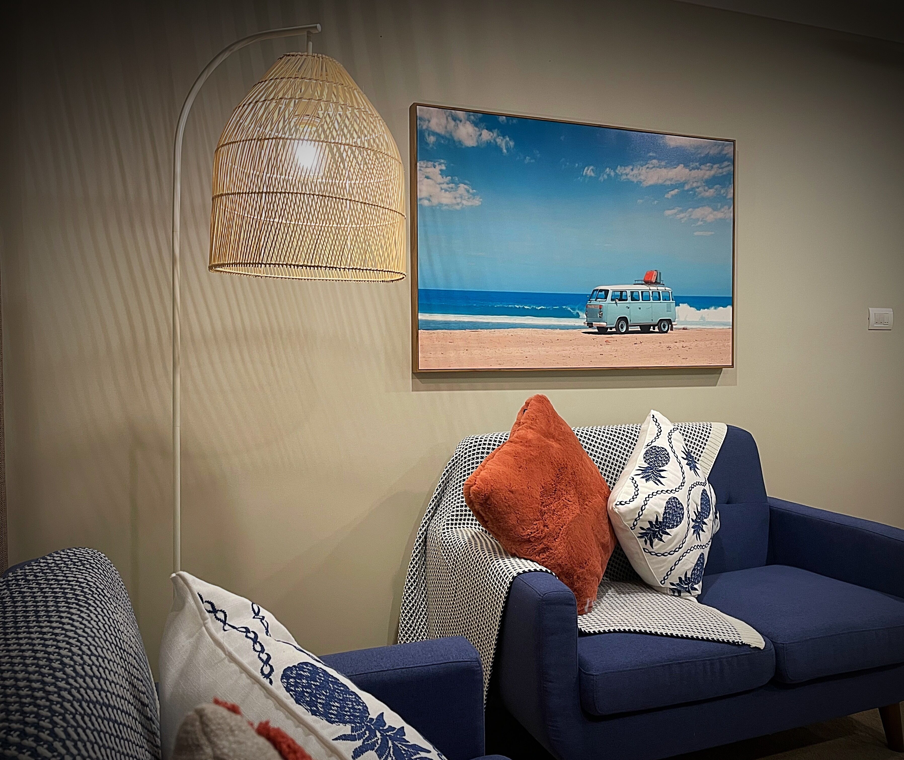 Superior-dobbeltværelse (D4 shared bath) | Opholdsområde | 32-tommers LED-tv med digitale kanaler, tv, Netflix