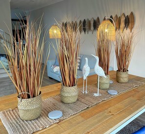 Deluxe House | Living area - Flatbush Holiday Accommodation (Auckland)