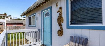 Love Shack Cabins, VIEW, promenad till stranden, husdjursvÀnlig, WiFi, grill