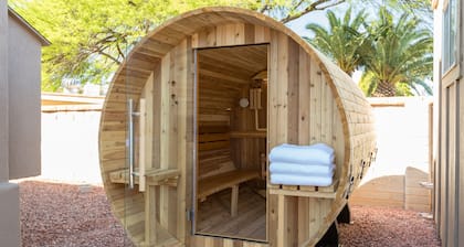 Ylellinen lomapaikka, lämmitetty uima-allas, kylpylä, pelihuone, sauna, viheriö ...