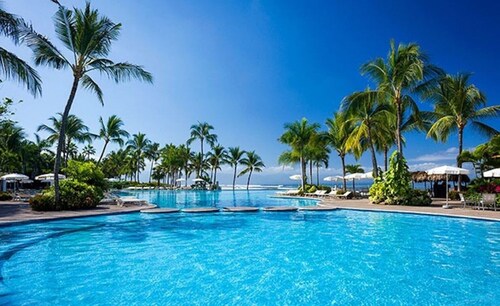 2 bedrooms suite sleeps 8 within Grand Luxxe 