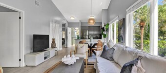 Ren, moderne, eklektisk 2bed / 2bad W. Boca Raton gå til butikker og restauranter