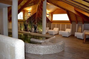 Sauna, hot tub, steam room, deep-tissue massages, Swedish massages