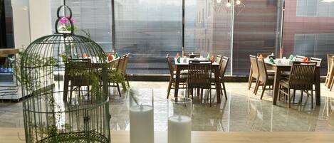 매일 뷔페 아침 식사(1인당 KRW 20000)