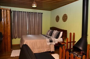 Room - Beija Flor Chalés (Resende)