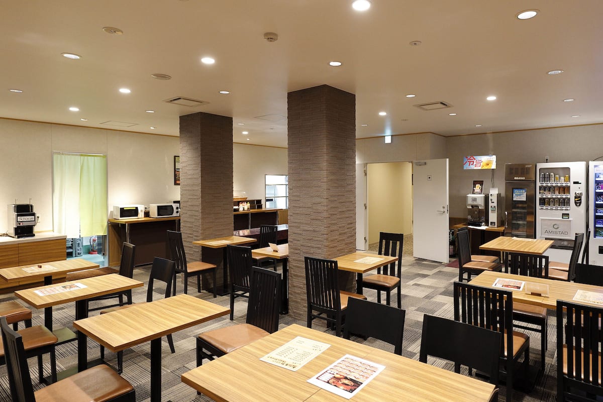 free daily self-service breakfast