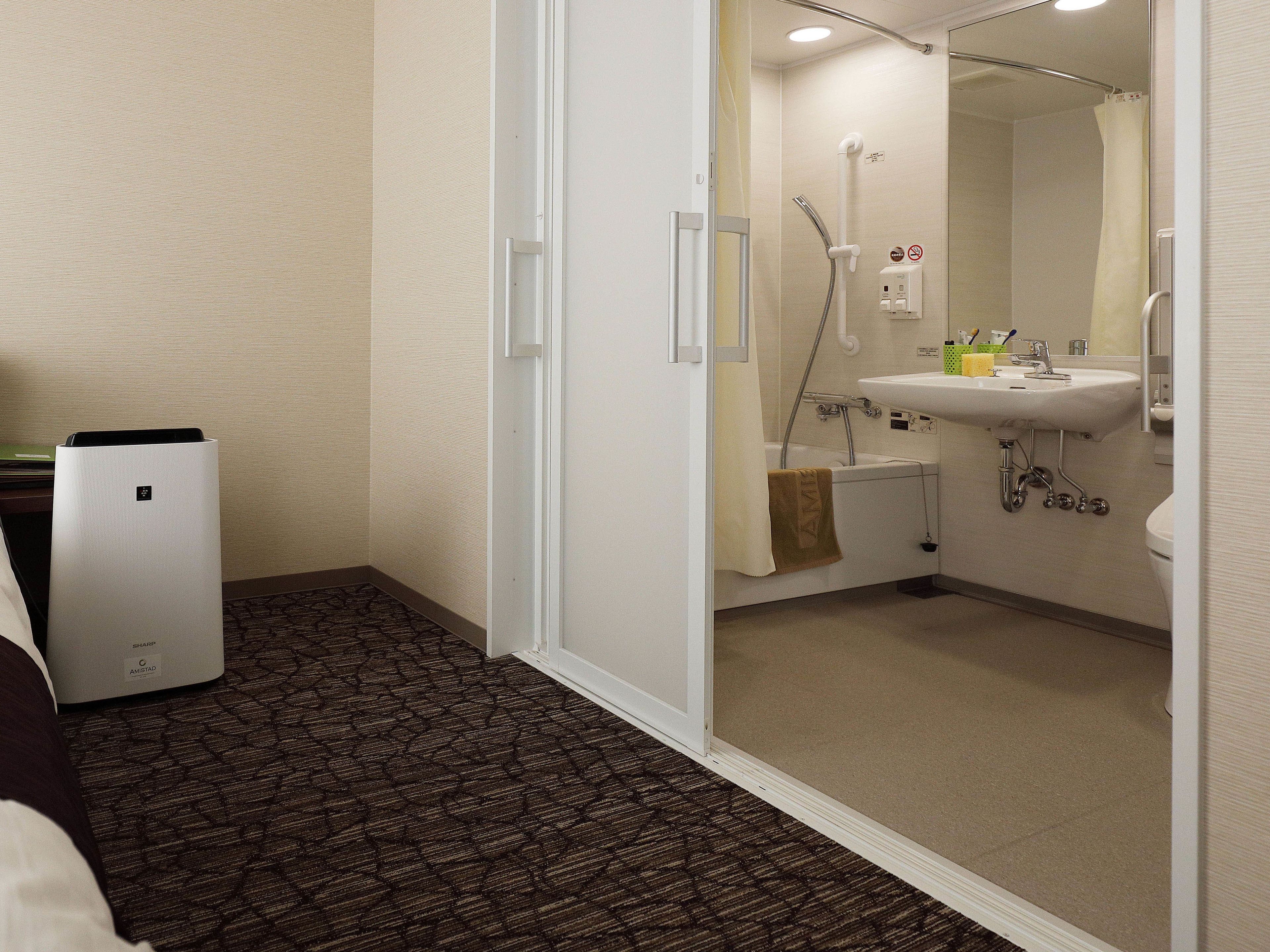 twin room, non smoking (2 small double beds) | bathroom | free toiletries, hair dryer, slippers, bidet