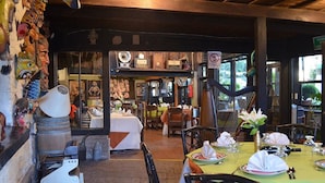 Restaurant - Posada Los Ahuehuetes (Teotihuacan)