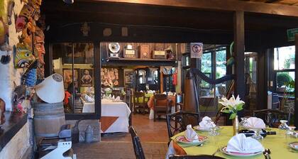 Posada Los Ahuehuetes