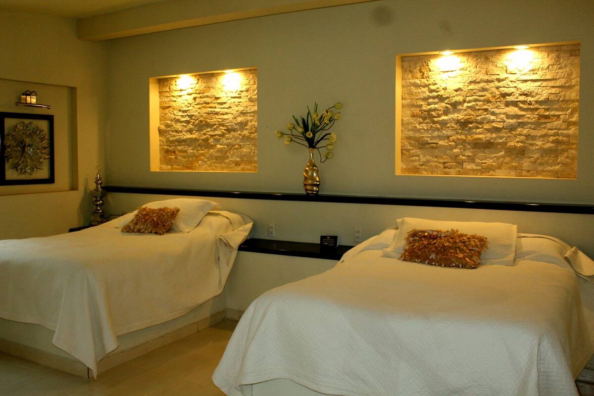 Quadruple Room, 2 Double Beds, Non Smoking | Iron/ironing board, bed sheets