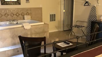 Luxury Suite, 1 Queen Bed | Desk, laptop workspace, free WiFi