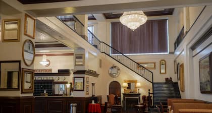 The Mountaineer Hotel