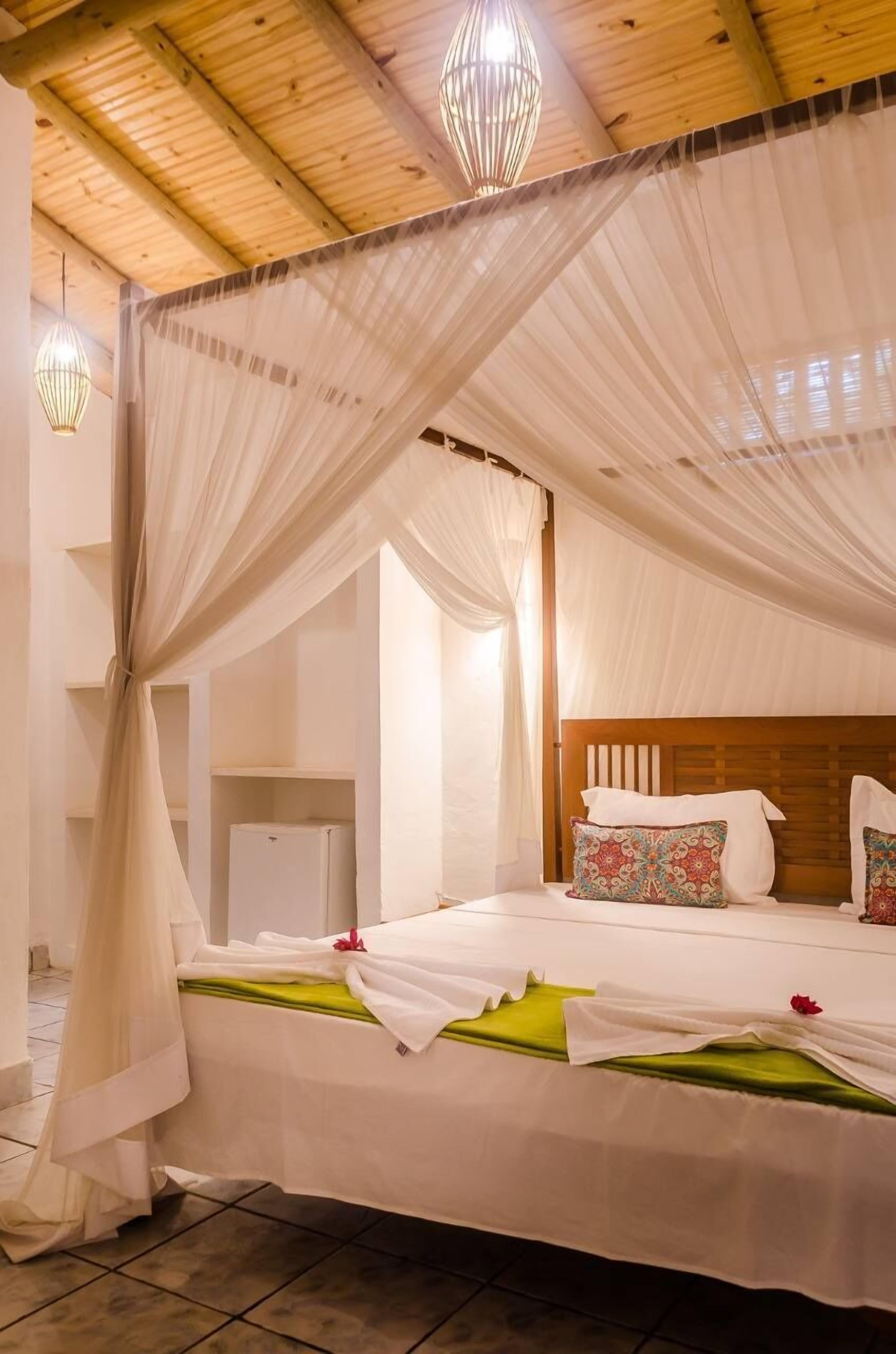 Minibar, bàn ủi/dụng cụ ủi quần áo 