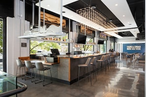 Bar (on property) - Hotel Indigo Chattanooga - Downtown by IHG (Chattanooga)