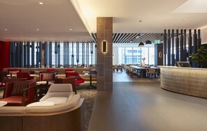 Lobby sitting area - Holiday Inn Express Melbourne Southbank by IHG (Southbank)