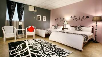 Macchiato Quadruple Room | Desk, blackout drapes, soundproofing, WiFi (free)