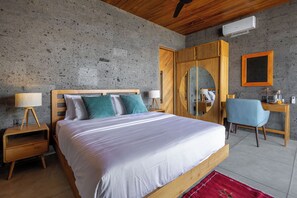 Exclusive Villa | Premium bedding, in-room safe, individually decorated, desk - Balian Surf Villas (Selemadeg)