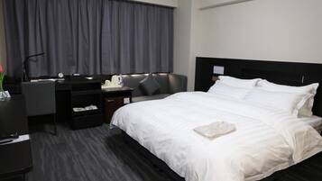 Phòng Deluxe | Két bảo mật tại phòng, bàn, màn/rèm cản sáng, phòng cách âm