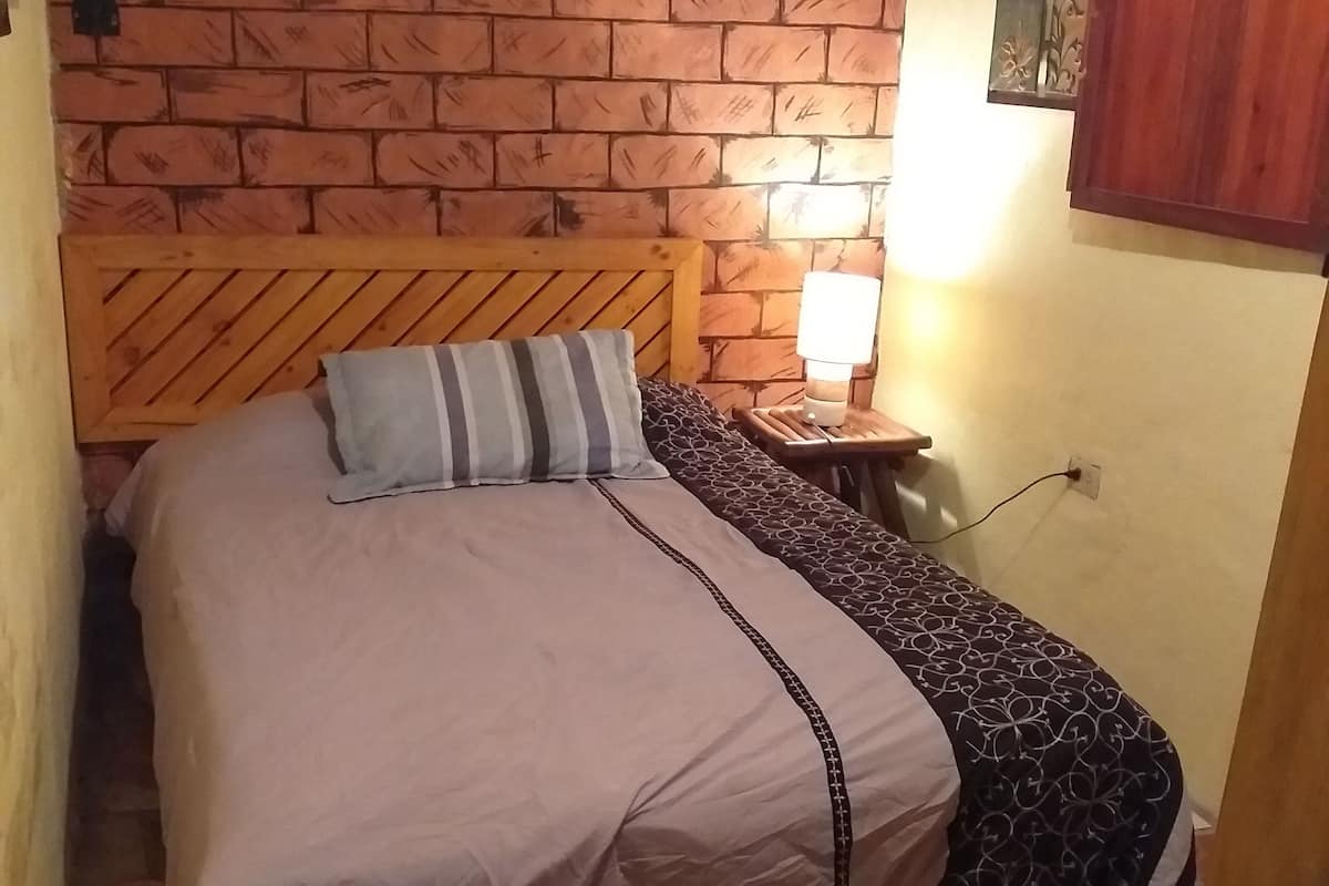 1 habitación, decoración personalizada y muebles diferentes