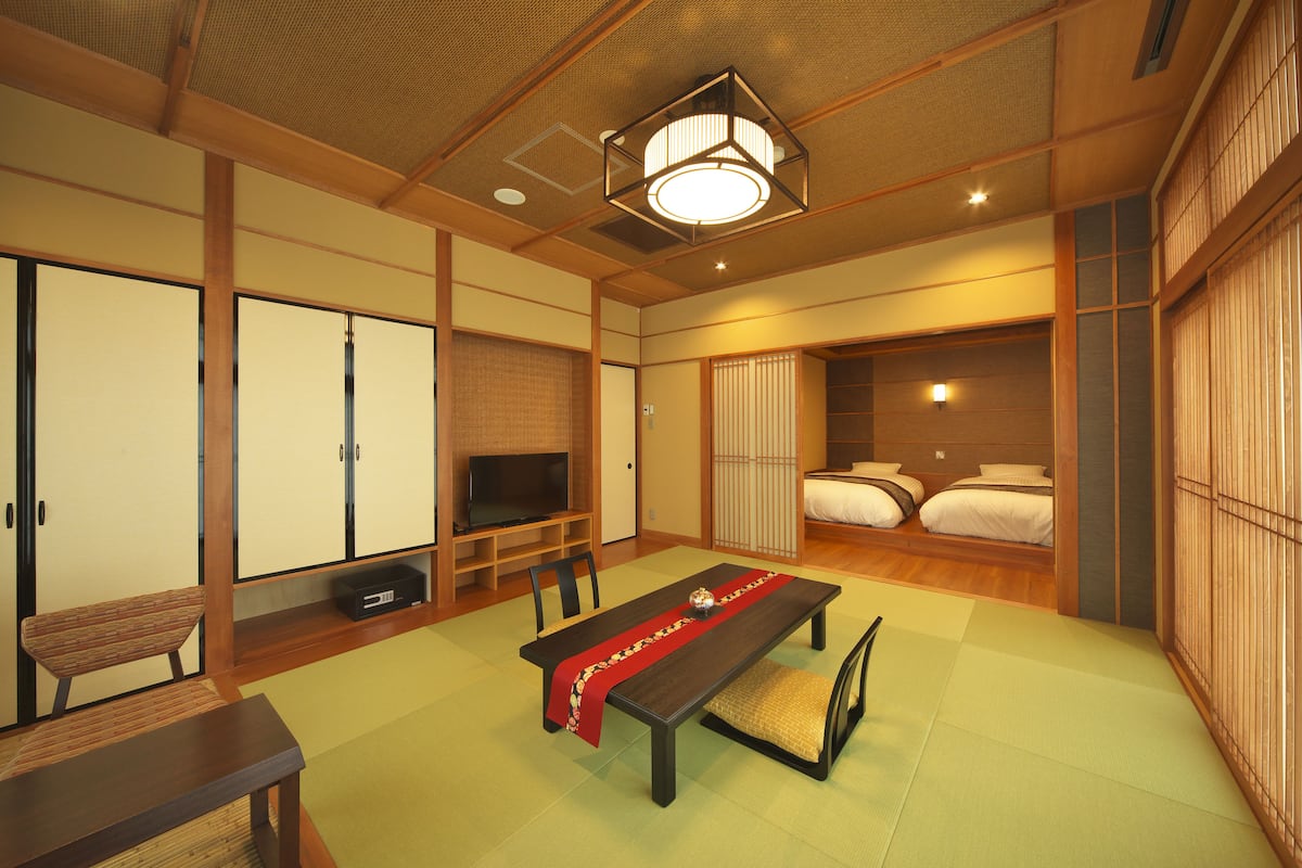 传统客房 (Japanese Style with 2 beds)