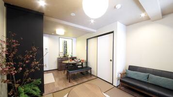 2 Bedrooms House | Private kitchen | Fridge, microwave, stovetop, coffee/tea maker
