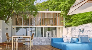 Beach Front Pool Villa | Balcony - Veranda Pool Villa (Cha-am)