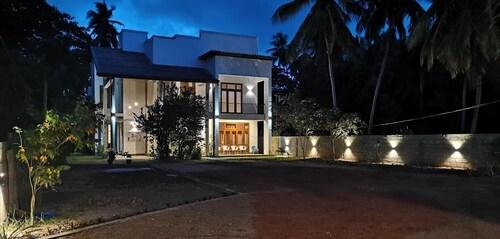 Ruwinsons Canal Garden