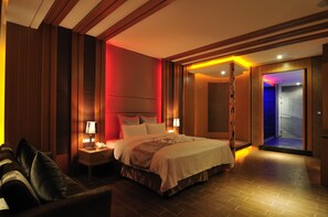 Exclusive Double Room | Free minibar, individually decorated, individually furnished - One Plus One Motel (Taoyuan City)