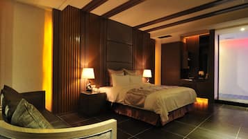 Exclusive Double Room | Free minibar, individually decorated, individually furnished