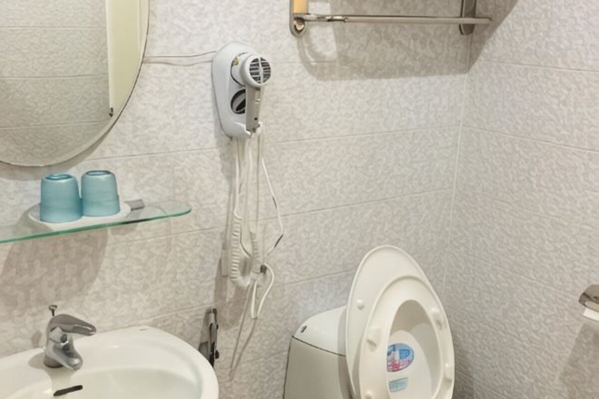 Bad | Designertoalettartikler, hårføner, tøfler og håndklær