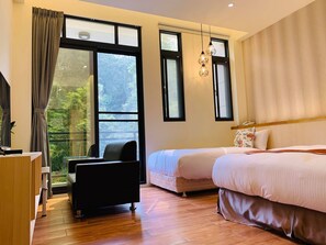 Comfort Triple Room, Multiple Beds, Mountain View (301) | Down comforters, laptop workspace, blackout drapes, free WiFi - Yuan Ju Boutique Hotel (Yuchi)