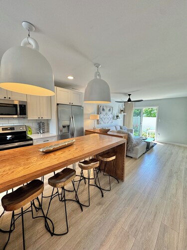 Beach Modern Living Completely Remodeled Townhome