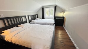 3 bedrooms, desk, iron/ironing board, WiFi - Waterfront with amazing sunset , inground salt spa and sauna (Eastman)