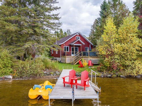 Bord de l’eau Estrie, spa creusé au sel, sauna, coucher de soleil,kayaks,paddles
