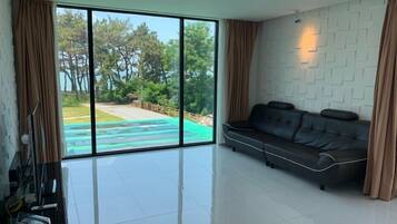 Room (Arasol,18 PY, 2F - Extra fee from 4th person on site) | Free WiFi