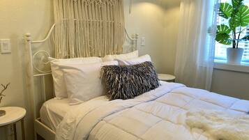 1 bedroom, desk, iron/ironing board, free WiFi