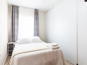 4 chambres, fer et planche à repasser, accès à Internet, literie fournie