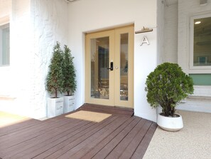 Property entrance - OYO Myeongdong 5 Lodge (Seoul)