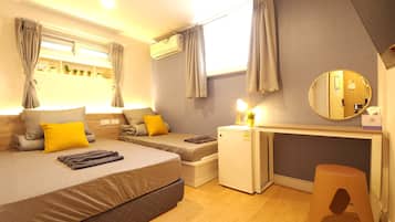 Triple Room | Individually decorated, individually furnished, desk, iron/ironing board
