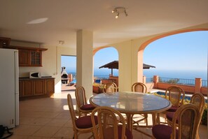 Outdoor dining - Club Villamar - Villa in Lloret de Mar with fantastic sea views! (Lloret de Mar)