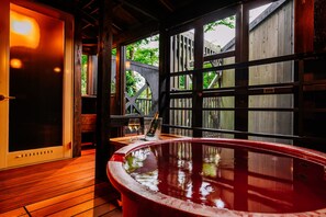 Phòng (205 with Private Open-air Bath) | Phòng tắm | Bồn tắm và buồng tắm vòi sen riêng, bồn tắm nước khoáng