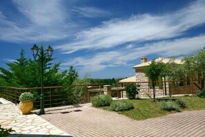 Exterior detail - Luxurious villas with sea view villa Myrtia (Lefkada)