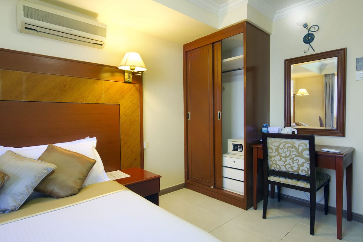 superior double room | in-room safe, desk, iron/ironing board, free wifi