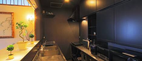 Hus (Private Vacation Home) | Eget tekjøkken | Kjøleskap, mikrobølgeovn, kokeplater og riskoker