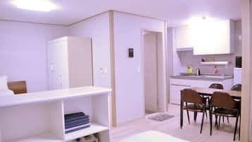 Single Room (C Type) | Private kitchen | Fridge, microwave, stovetop, rice cooker